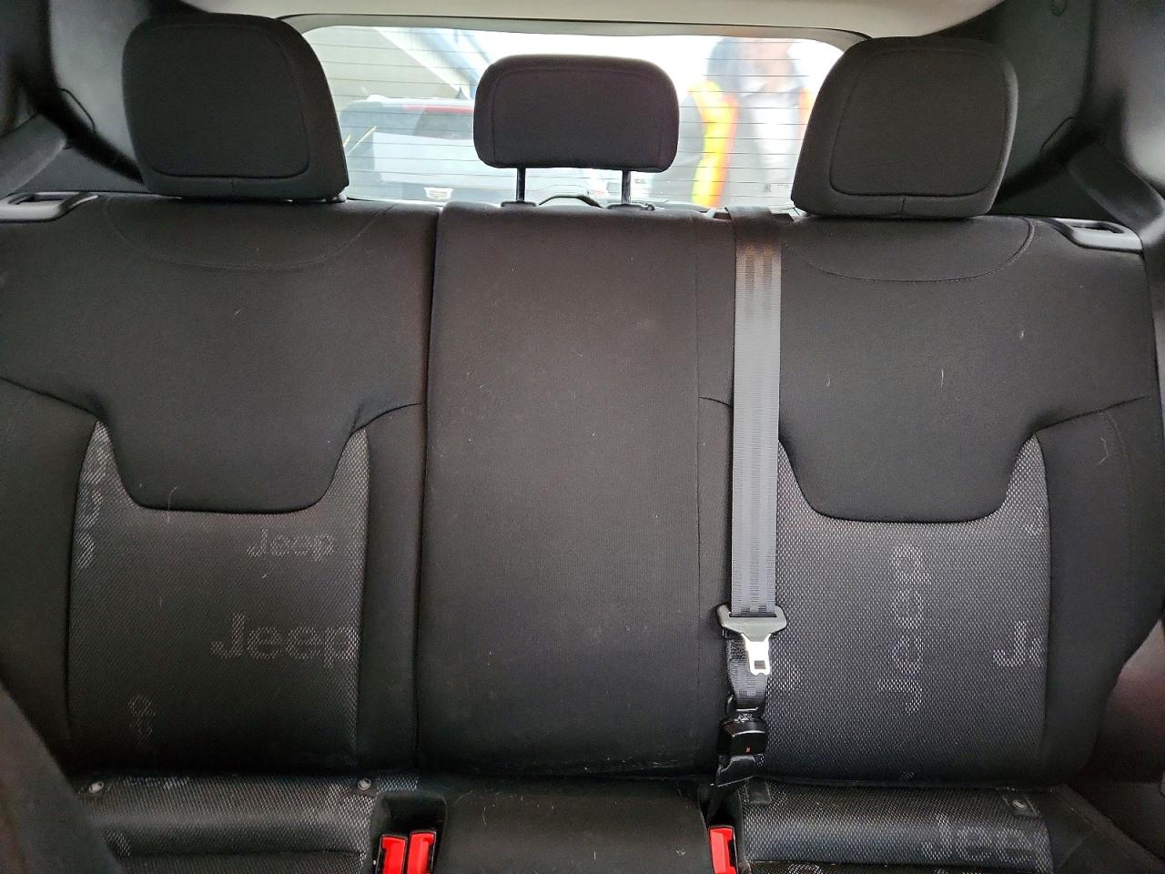 2017 JEEP RENEGADE SPORT photo 10