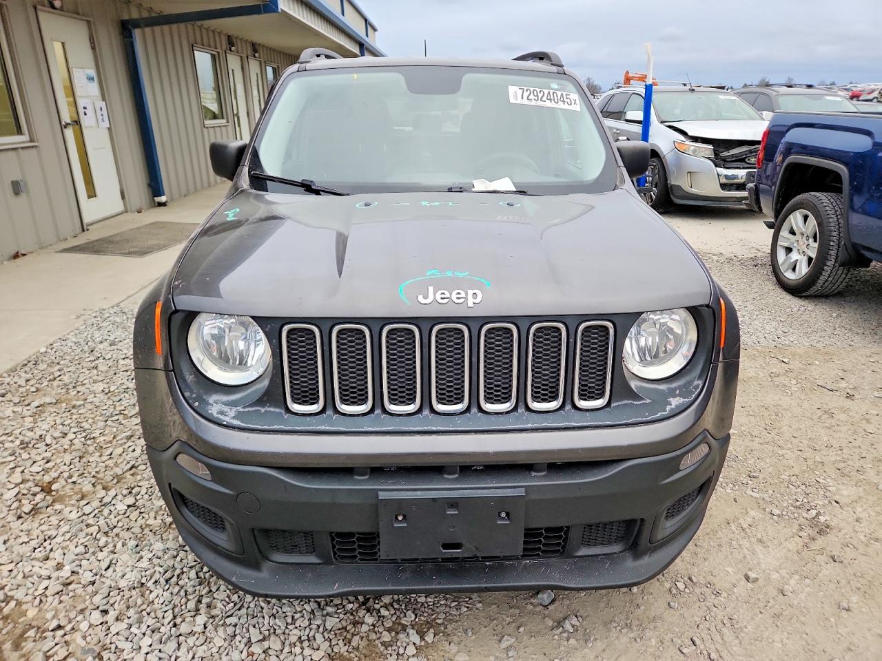 2017 JEEP RENEGADE SPORT photo 5