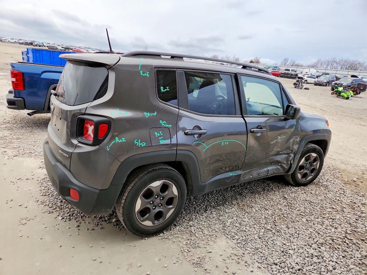 2017 JEEP RENEGADE SPORT photo 3