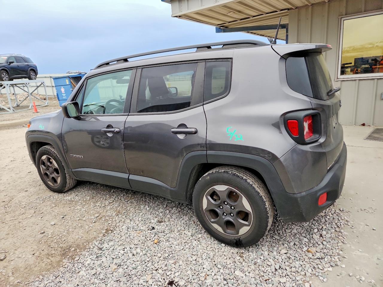 2017 JEEP RENEGADE SPORT photo 2