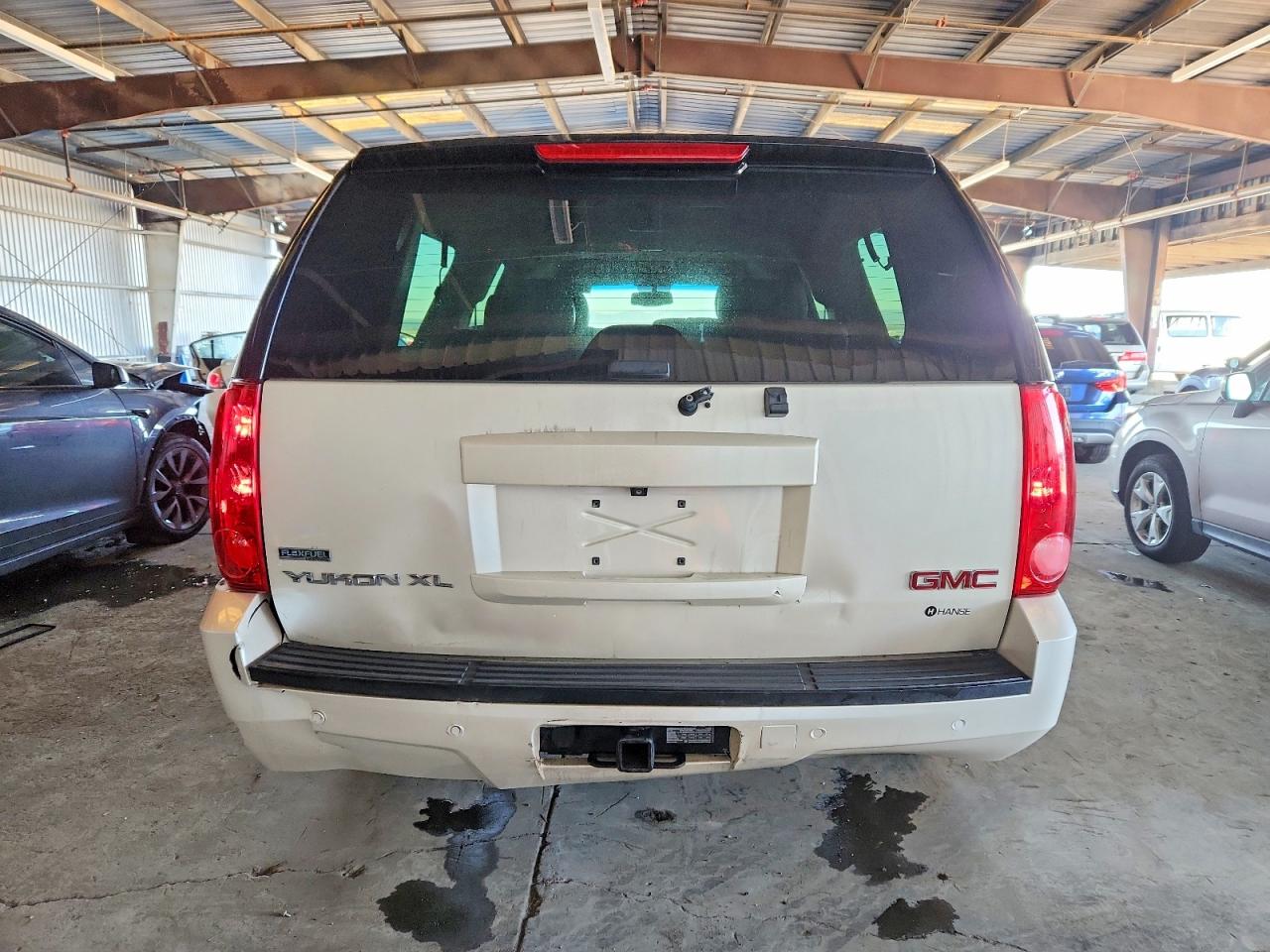 2012 GMC YUKON XL K1500 SLT photo 6