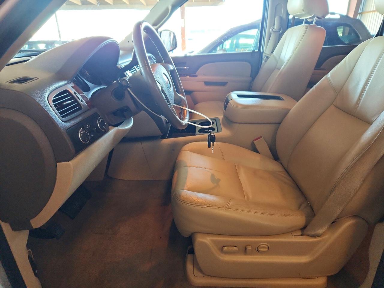 2012 GMC YUKON XL K1500 SLT photo 7