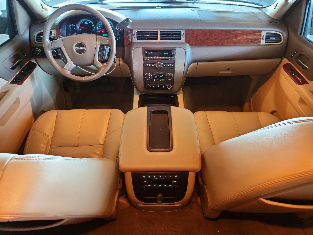 2012 GMC YUKON XL K1500 SLT photo 8