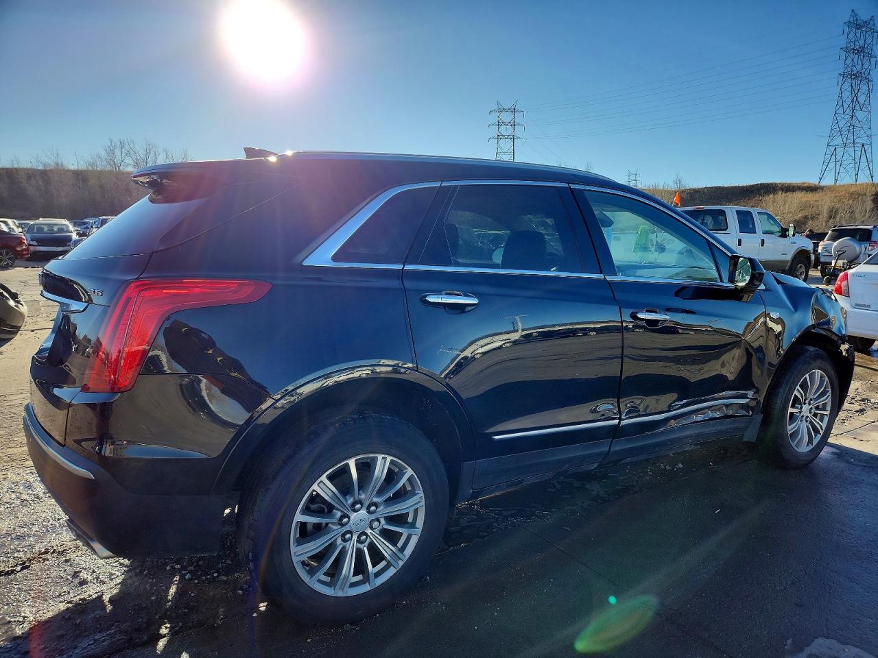 2018 CADILLAC XT5 LUXURY photo 3