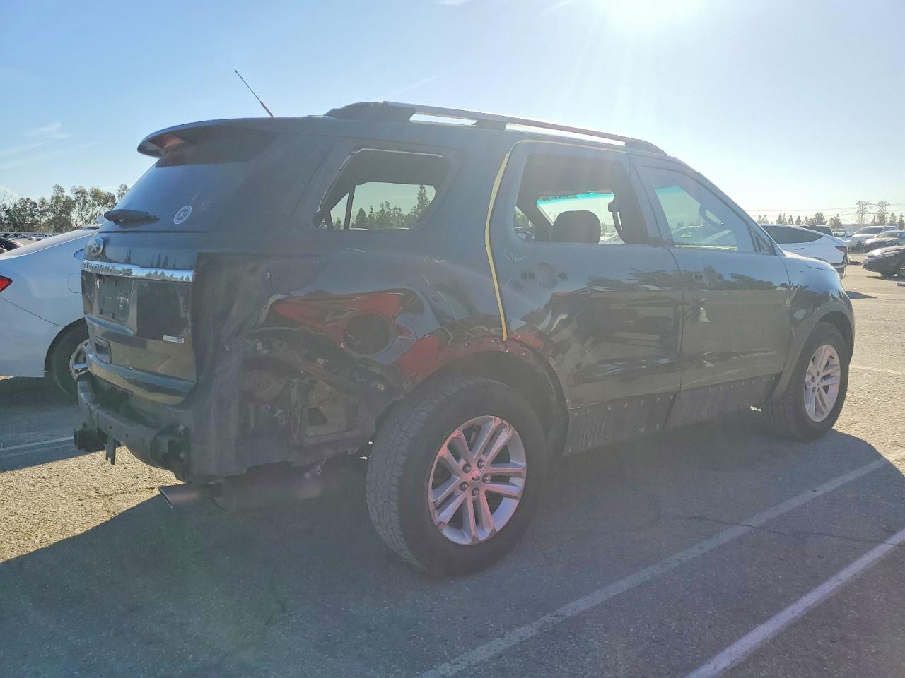 2014 FORD EXPLORER XLT photo 3