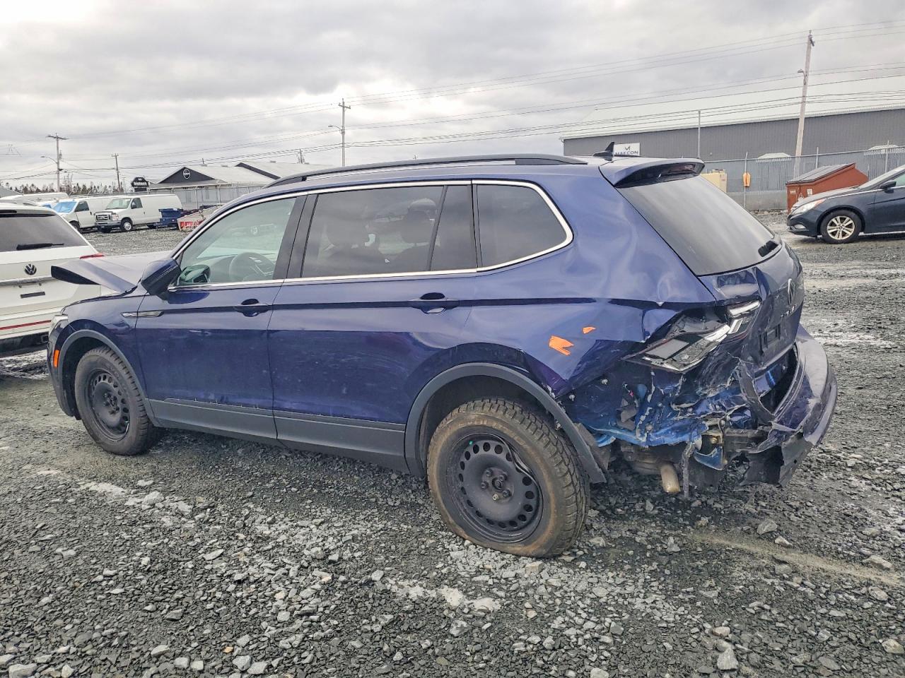 2024 VOLKSWAGEN TIGUAN SE photo 4