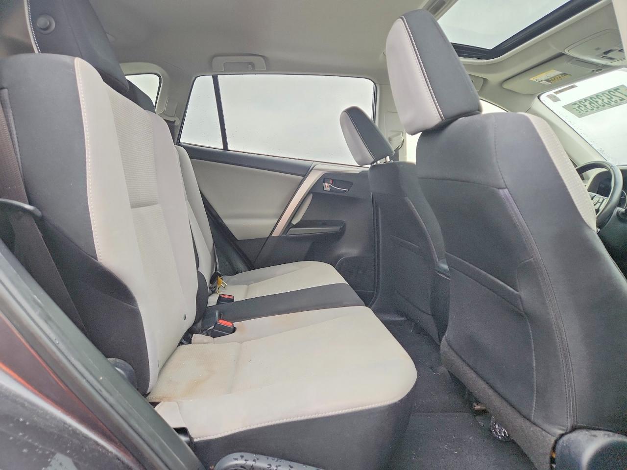 2017 TOYOTA RAV4 photo 21