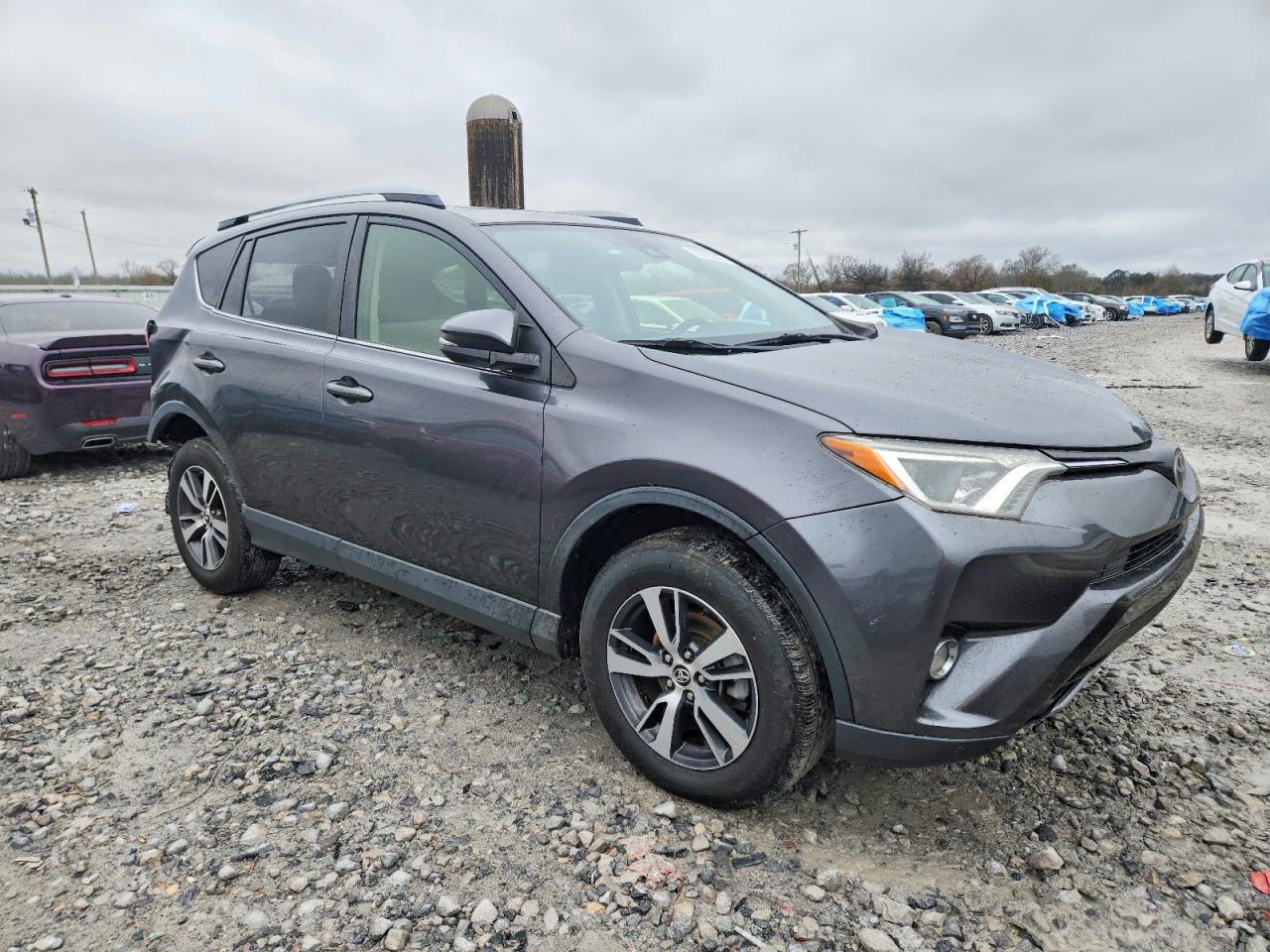 2017 TOYOTA RAV4 photo 7