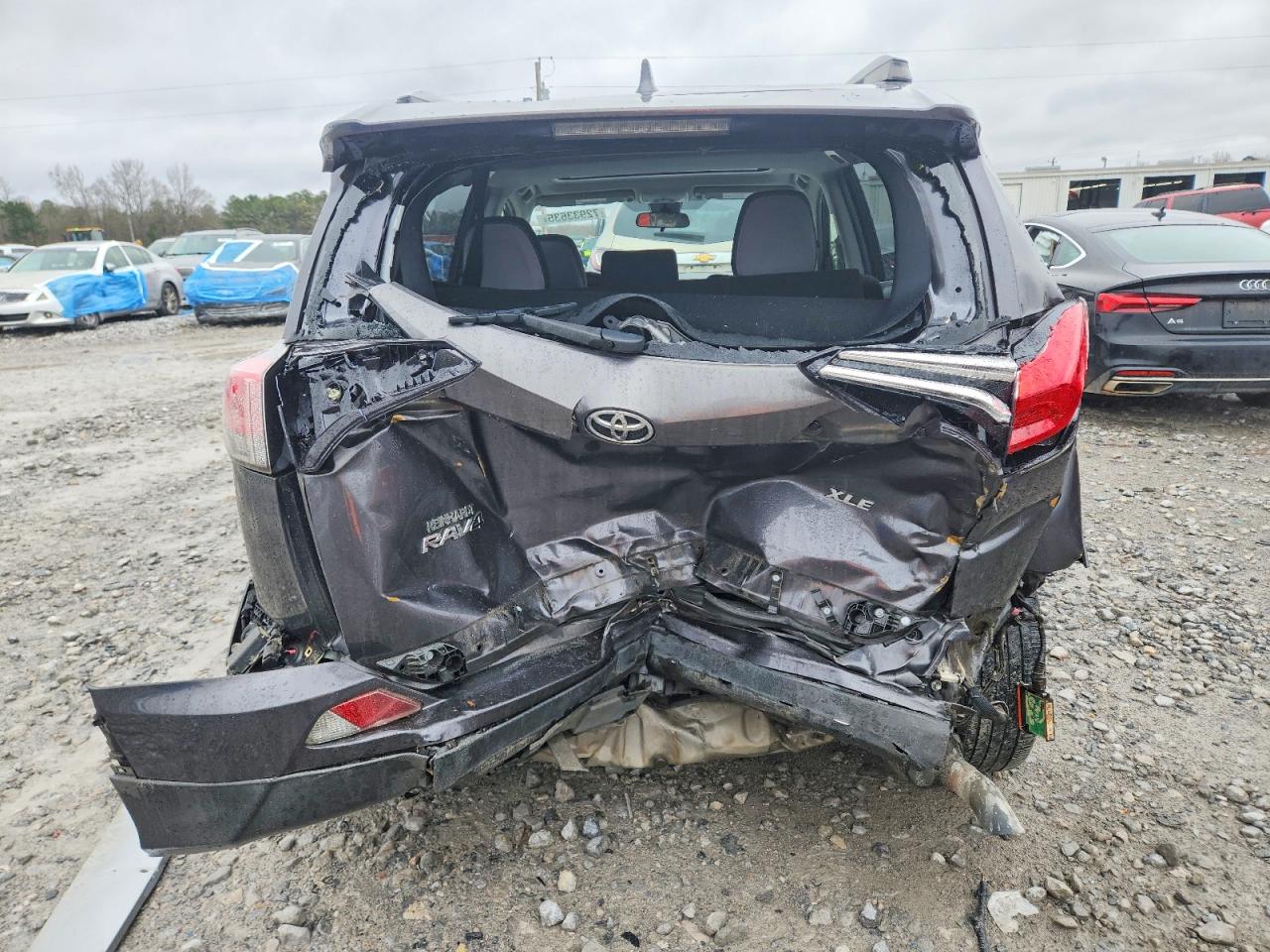 2017 TOYOTA RAV4 photo 11