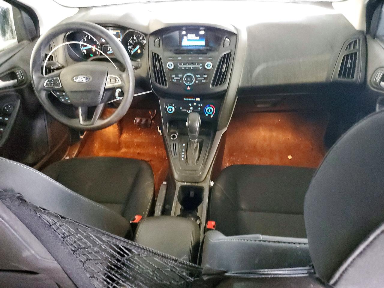 2017 FORD FOCUS SE photo 22