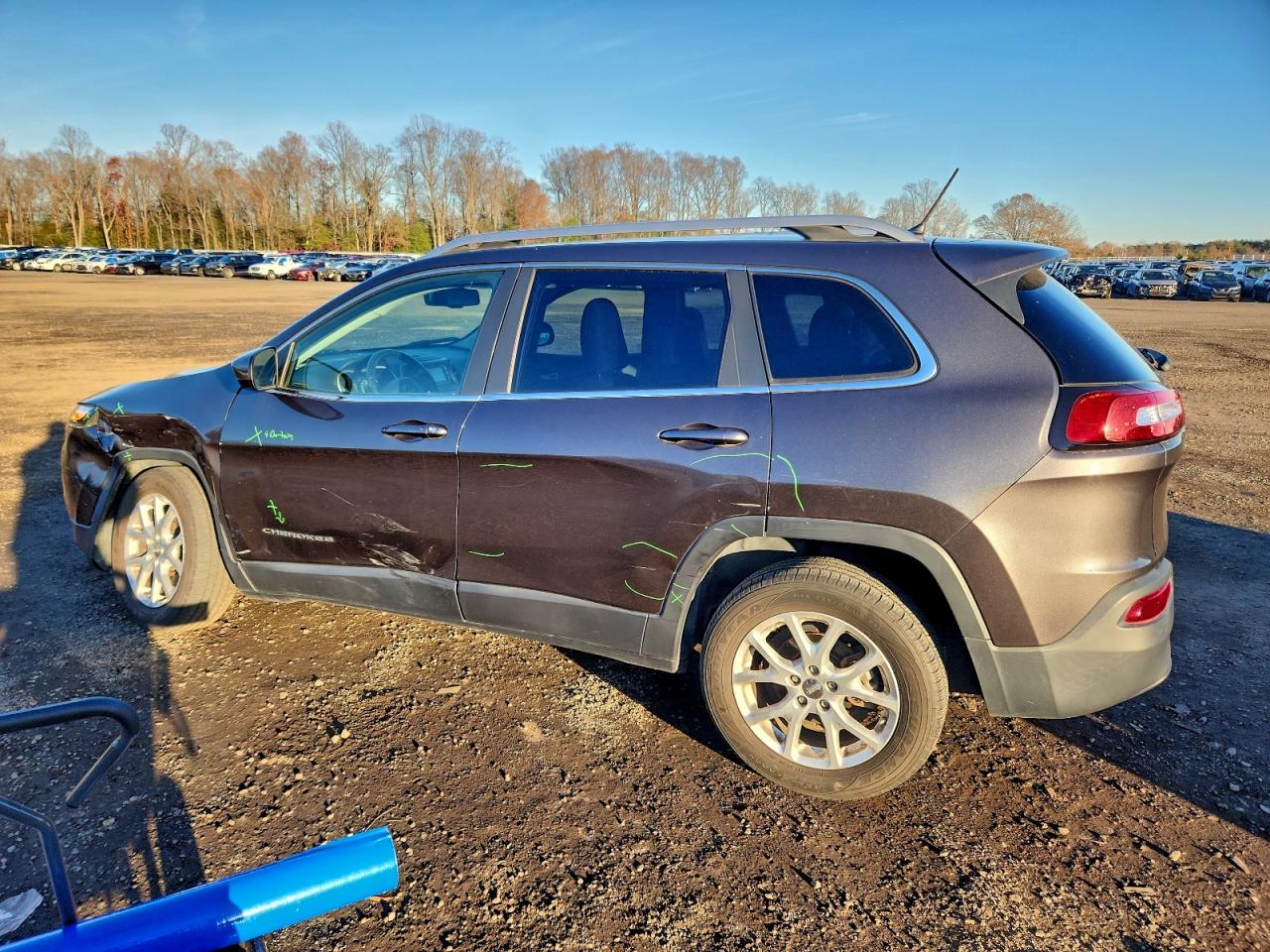 2015 JEEP CHEROKEE LATITUDE photo 3