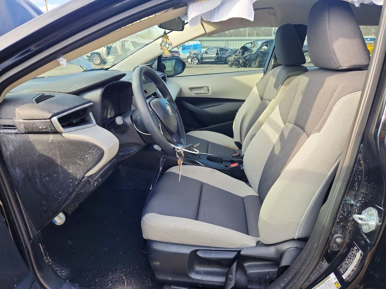 2025 TOYOTA COROLLA LE photo 19