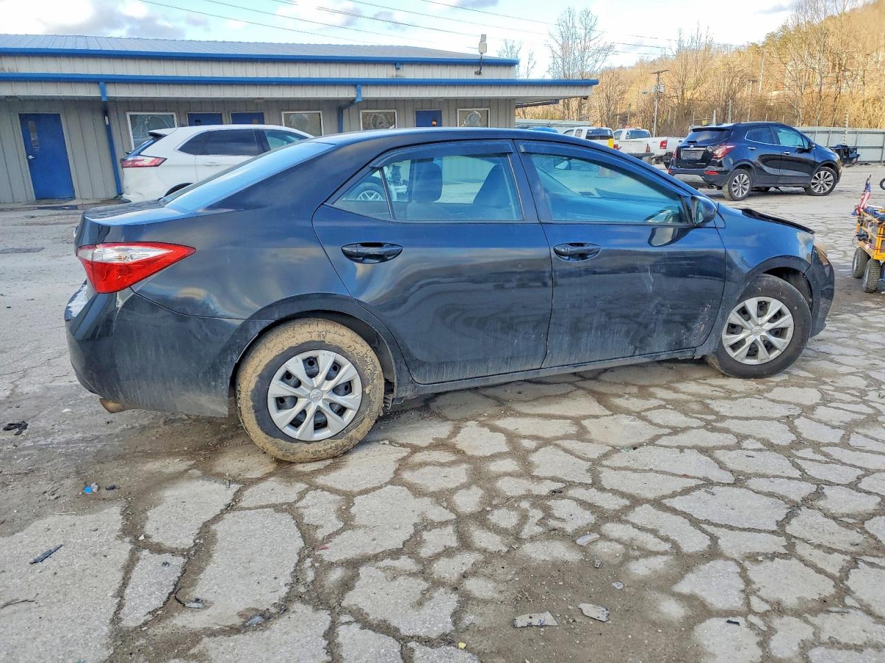 2014 TOYOTA COROLLA L photo 3