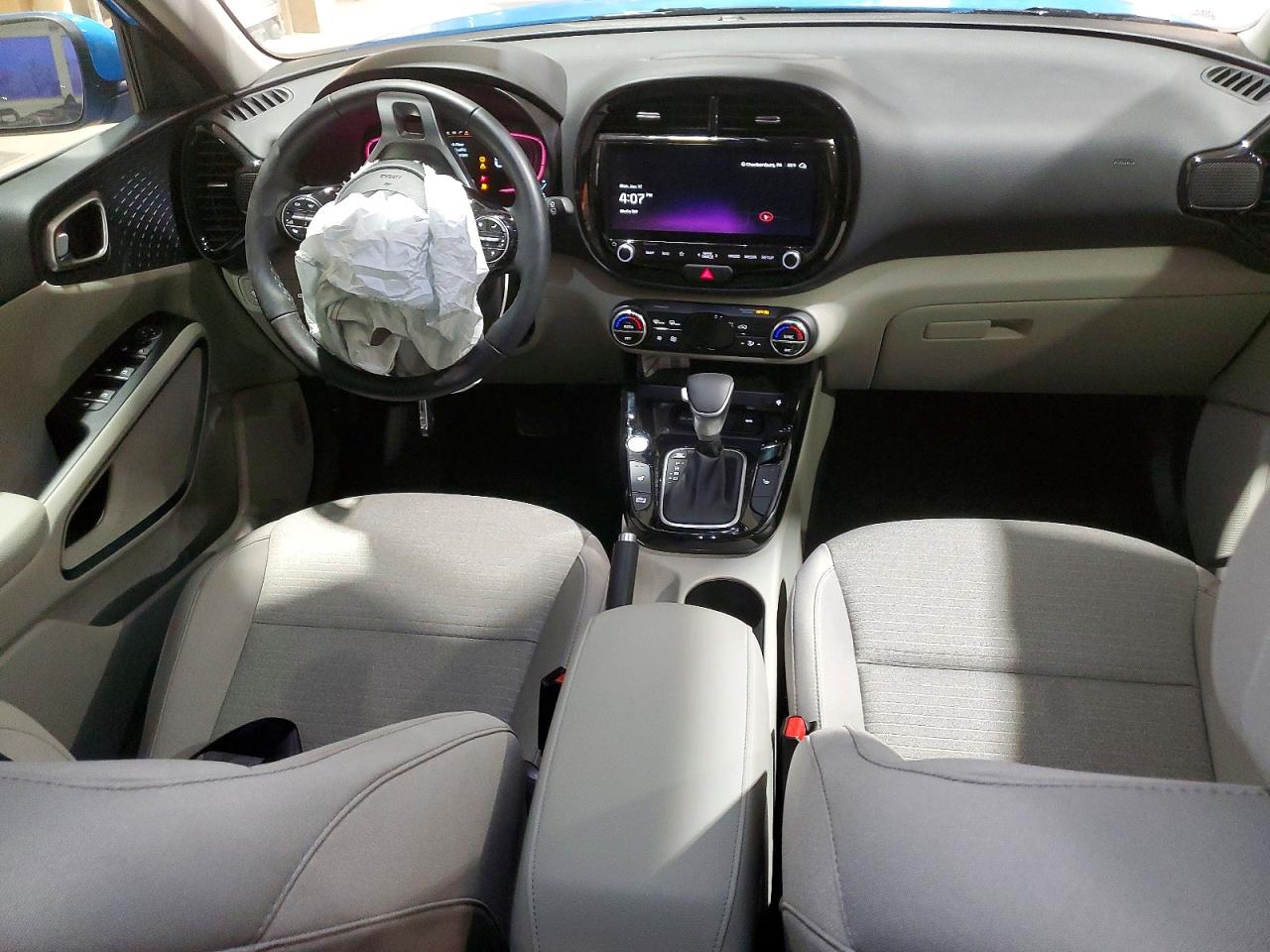 2025 KIA SOUL EX photo 8