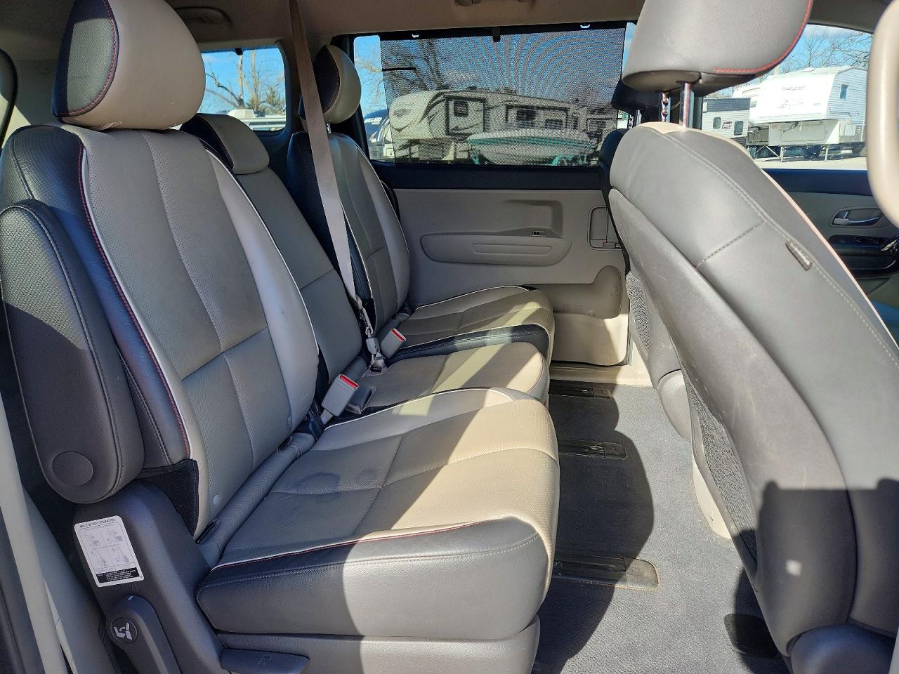 2017 KIA SEDONA LX photo 31