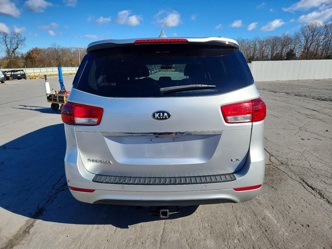 2017 KIA SEDONA LX photo 16