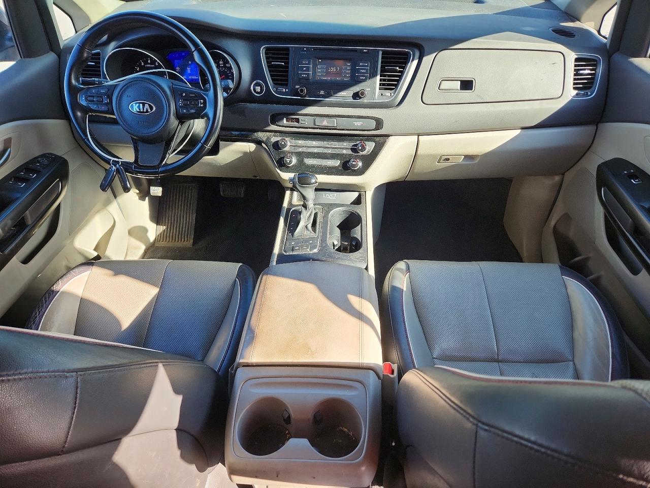 2017 KIA SEDONA LX photo 22