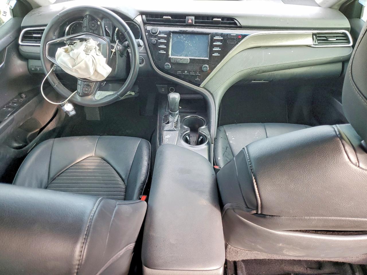 2018 TOYOTA CAMRY photo 15