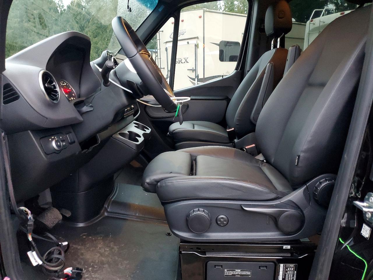 2025 MERCEDES-BENZ SPRINTER 2500 photo 7