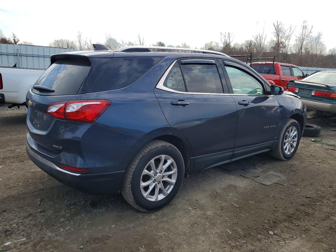 2019 CHEVROLET EQUINOX LT photo 3