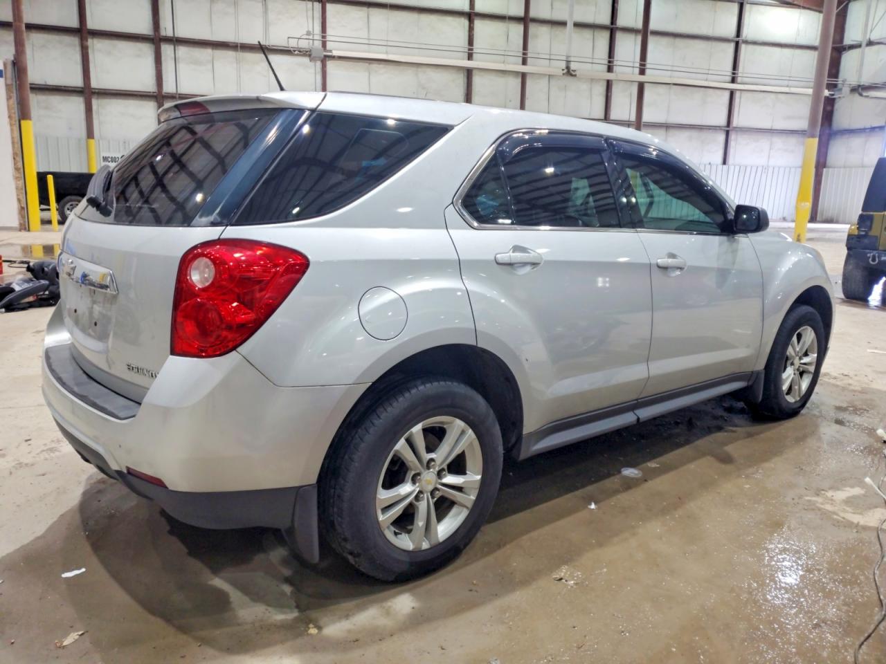 2013 CHEVROLET EQUINOX LS photo 5