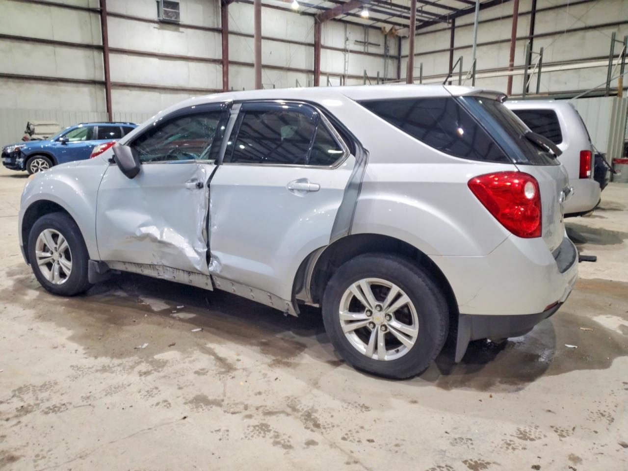 2013 CHEVROLET EQUINOX LS photo 3