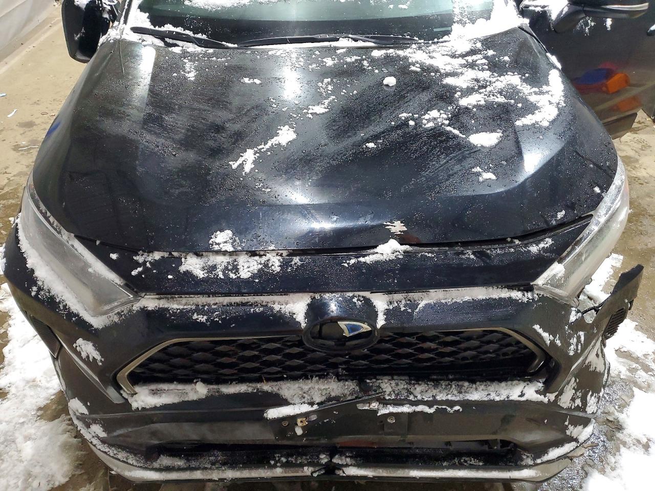 2021 TOYOTA RAV4 PRIME SE photo 12