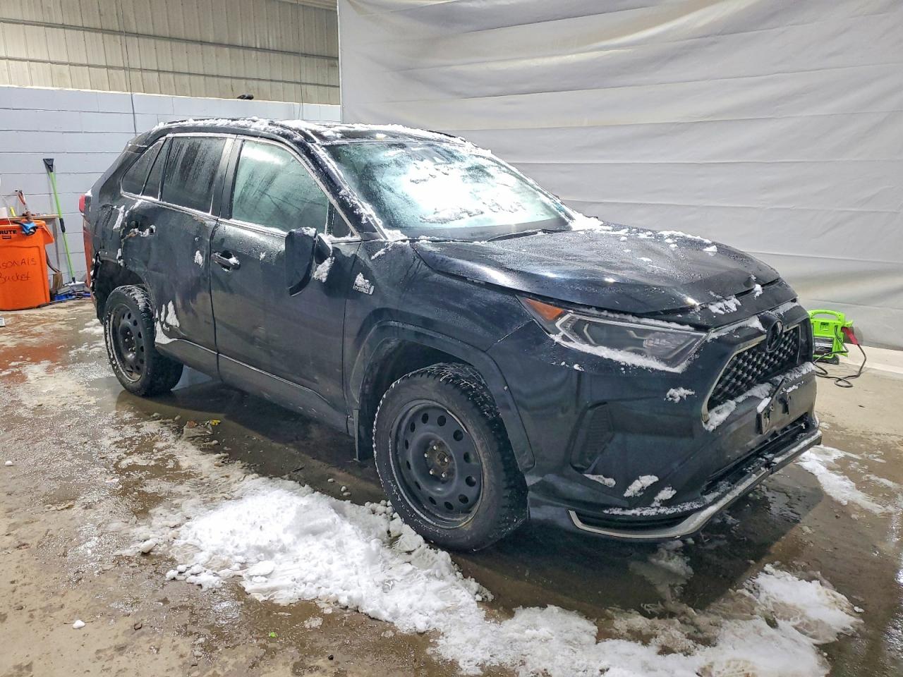 2021 TOYOTA RAV4 PRIME SE photo 4