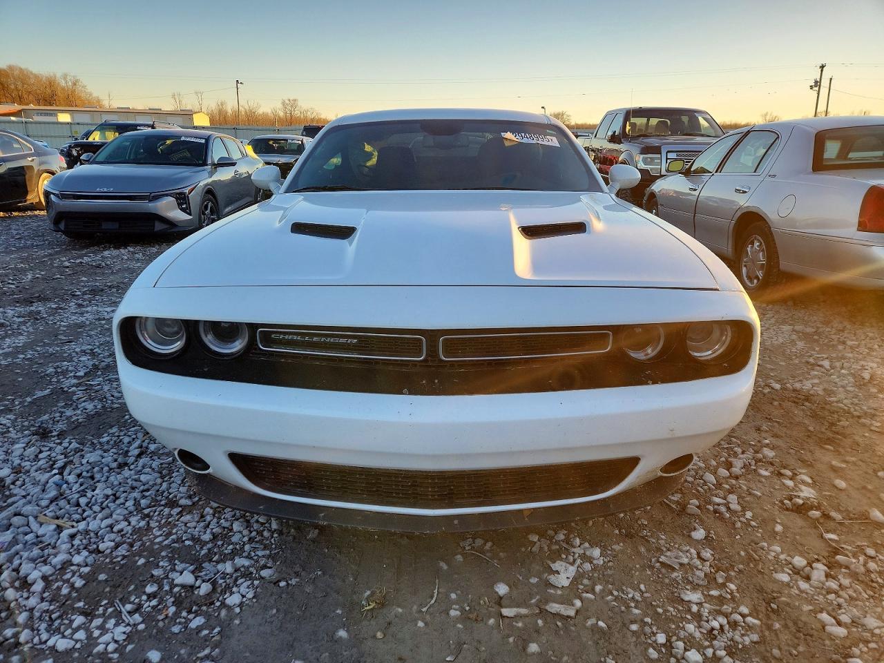 2023 DODGE CHALLENGER SXT photo 9