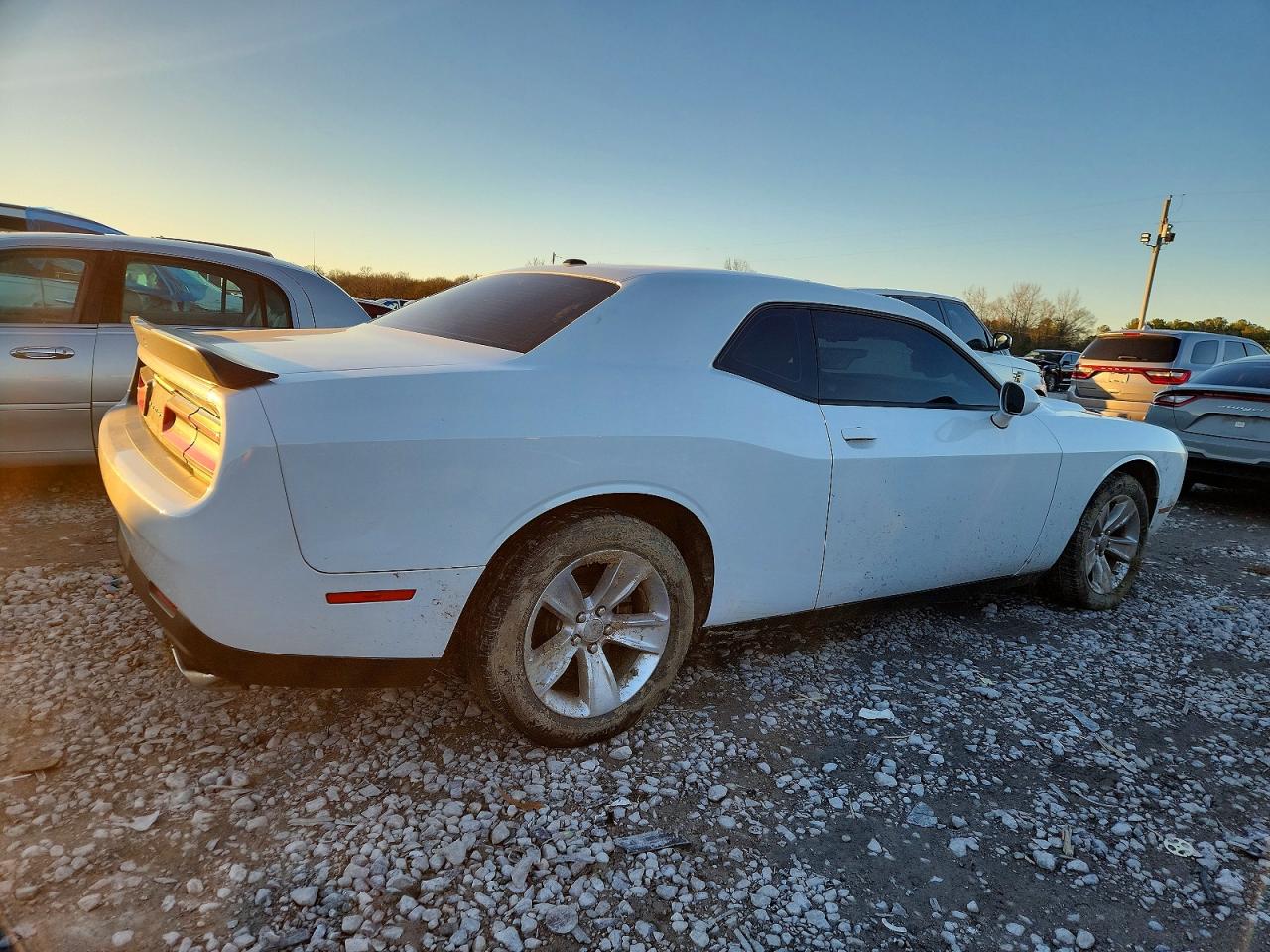 2023 DODGE CHALLENGER SXT photo 5