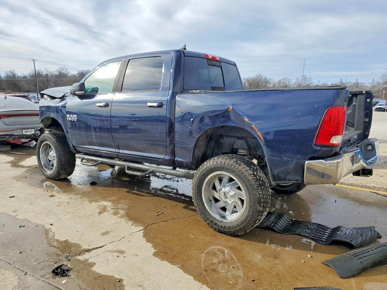 2017 RAM 1500 SLT photo 3