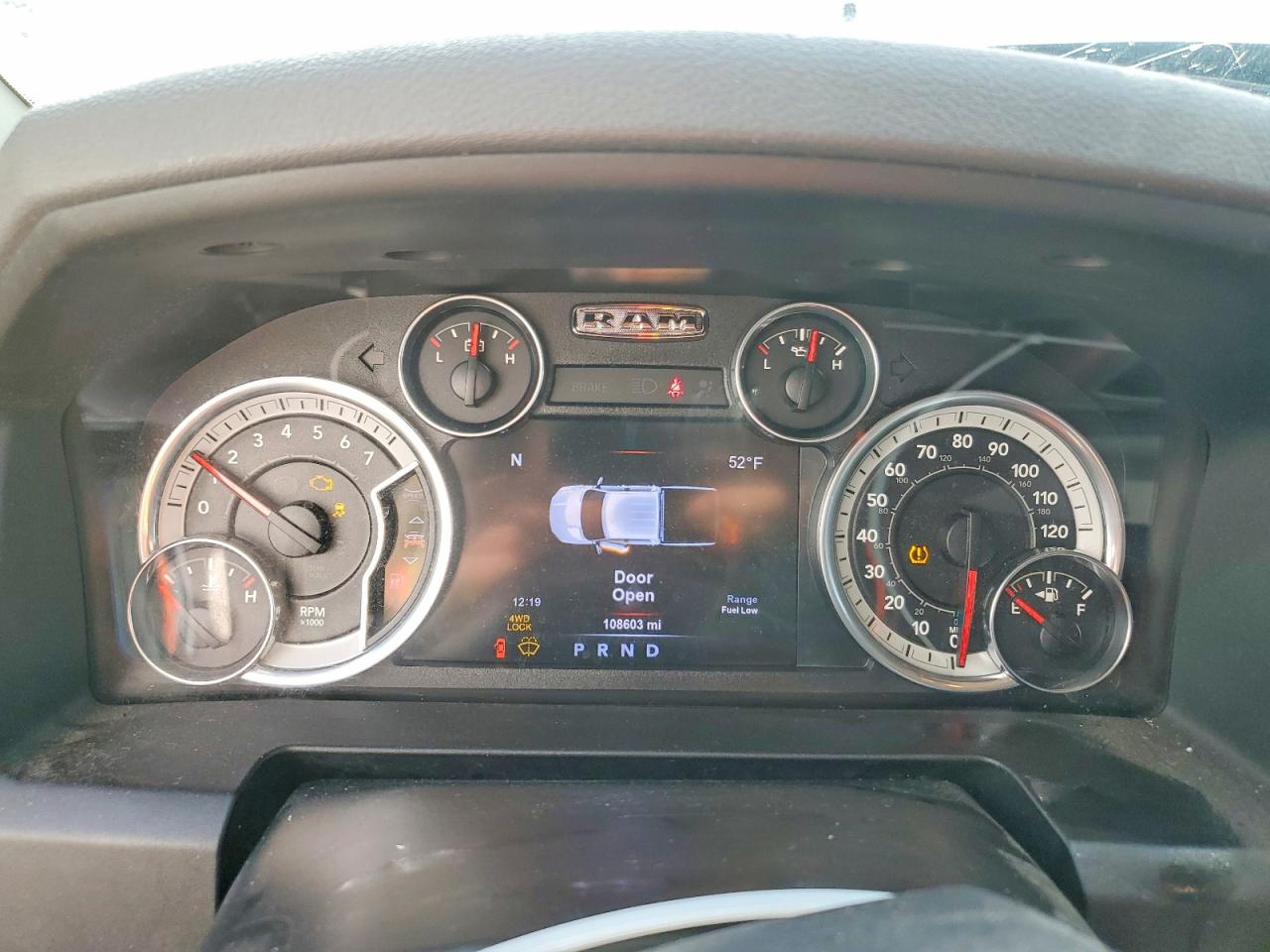 2017 RAM 1500 SLT photo 17