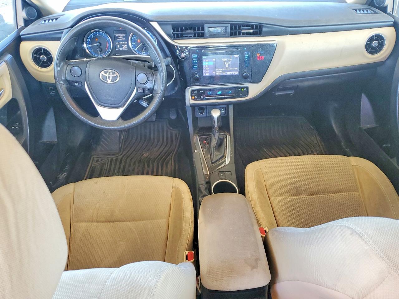 2018 TOYOTA COROLLA L photo 8