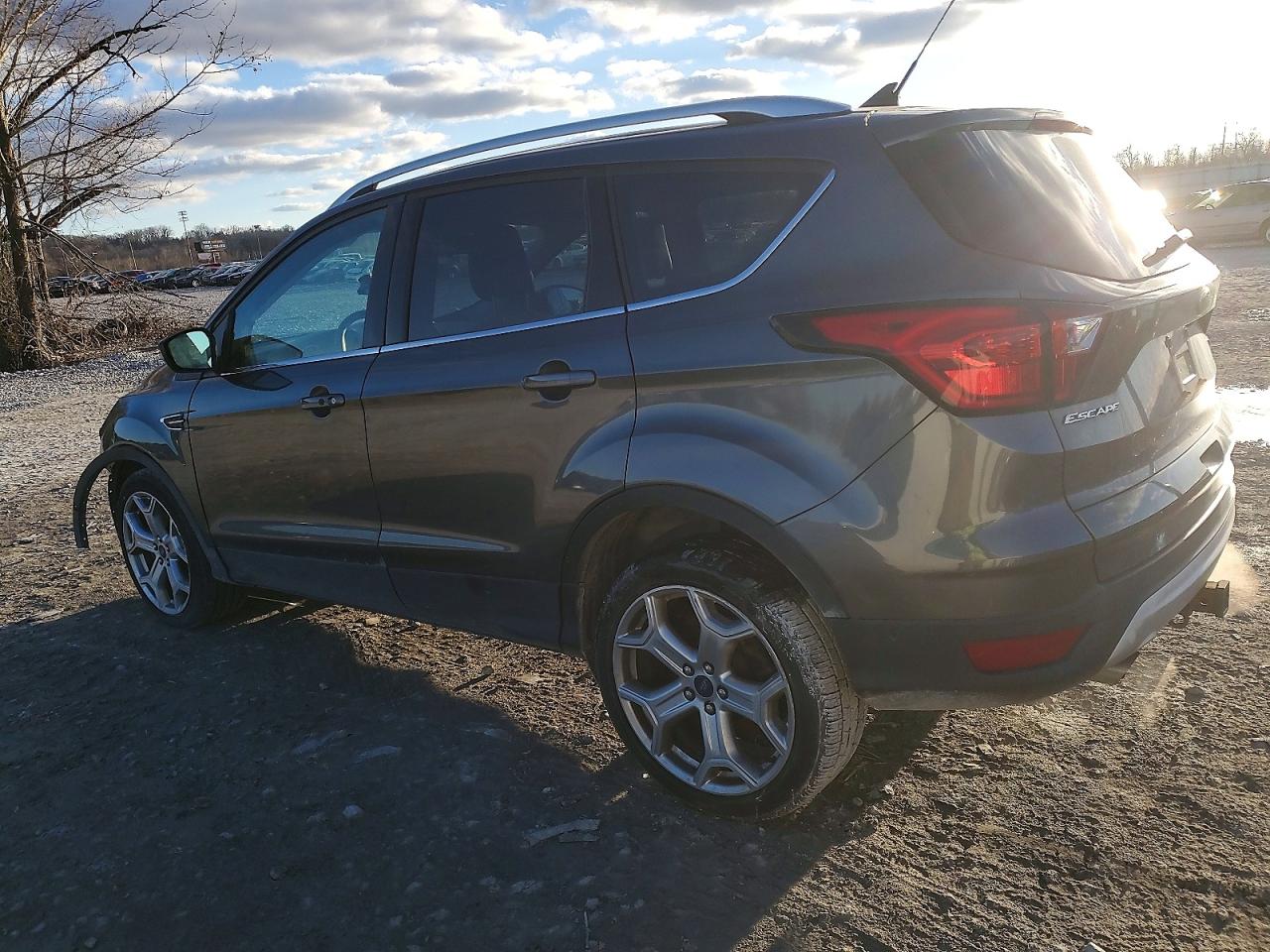 2019 FORD ESCAPE TITANIUM photo 4
