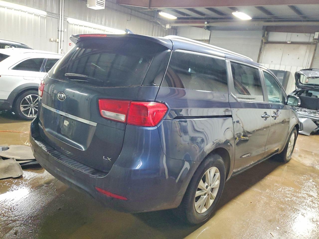 2016 KIA SEDONA LX photo 5