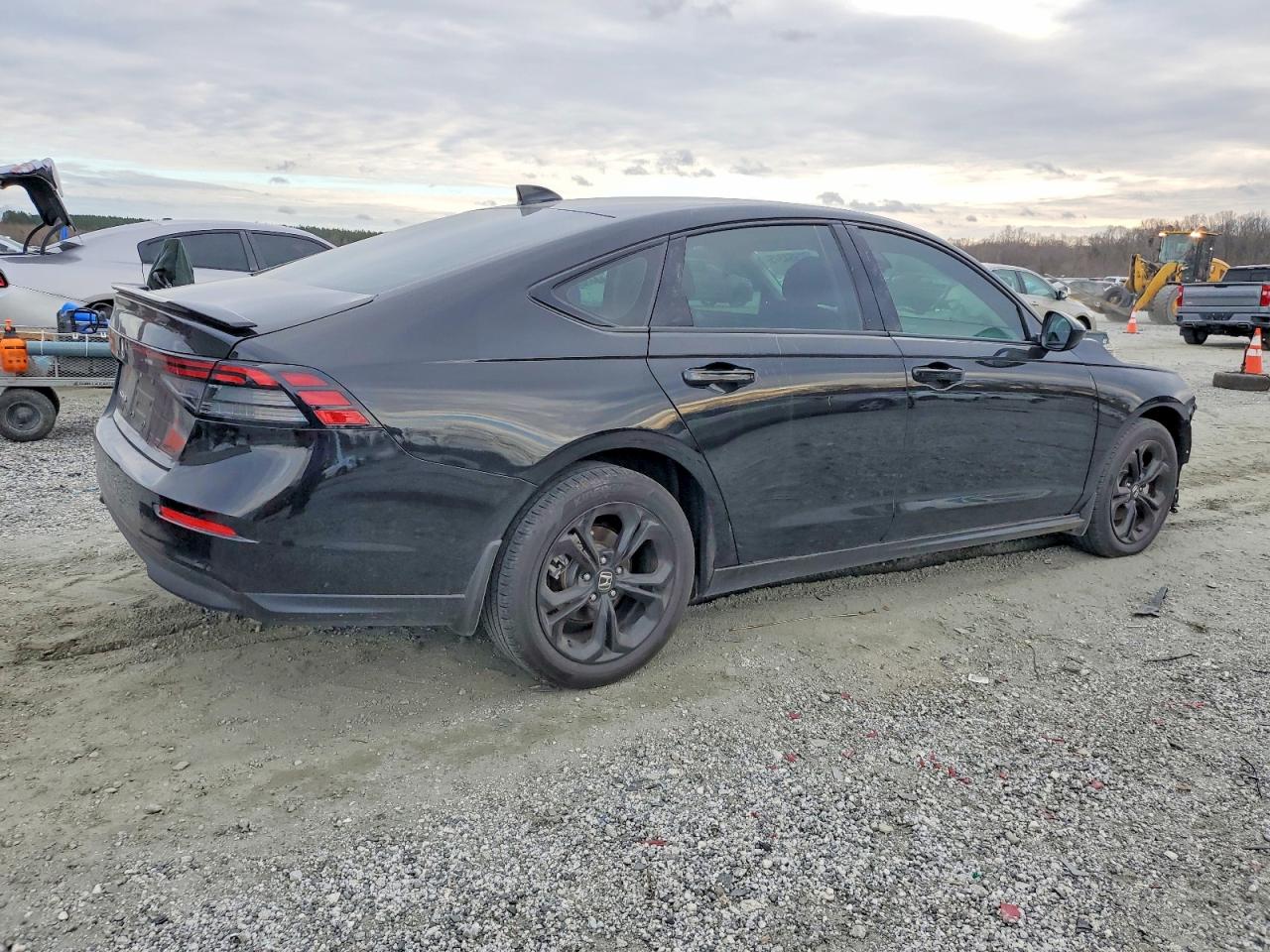 2025 HONDA ACCORD SE photo 5