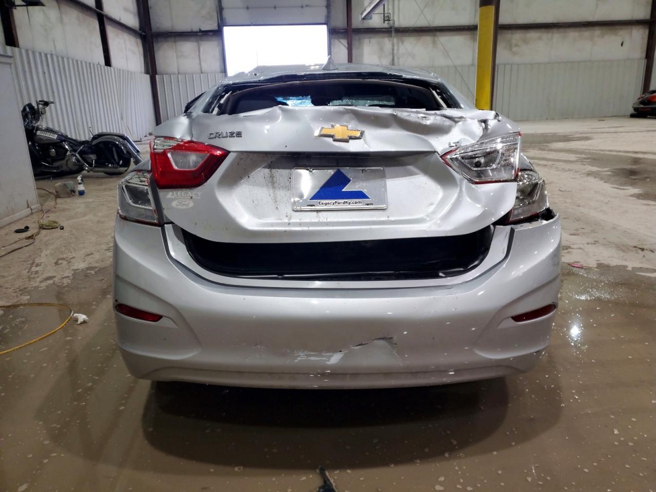 2017 CHEVROLET CRUZE LT photo 11