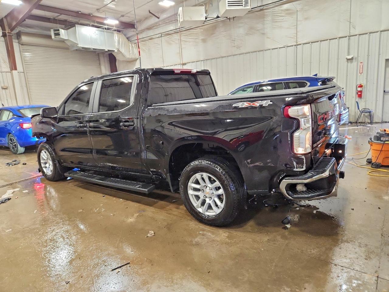 2025 CHEVROLET SILVERADO K1500 LT-L photo 2