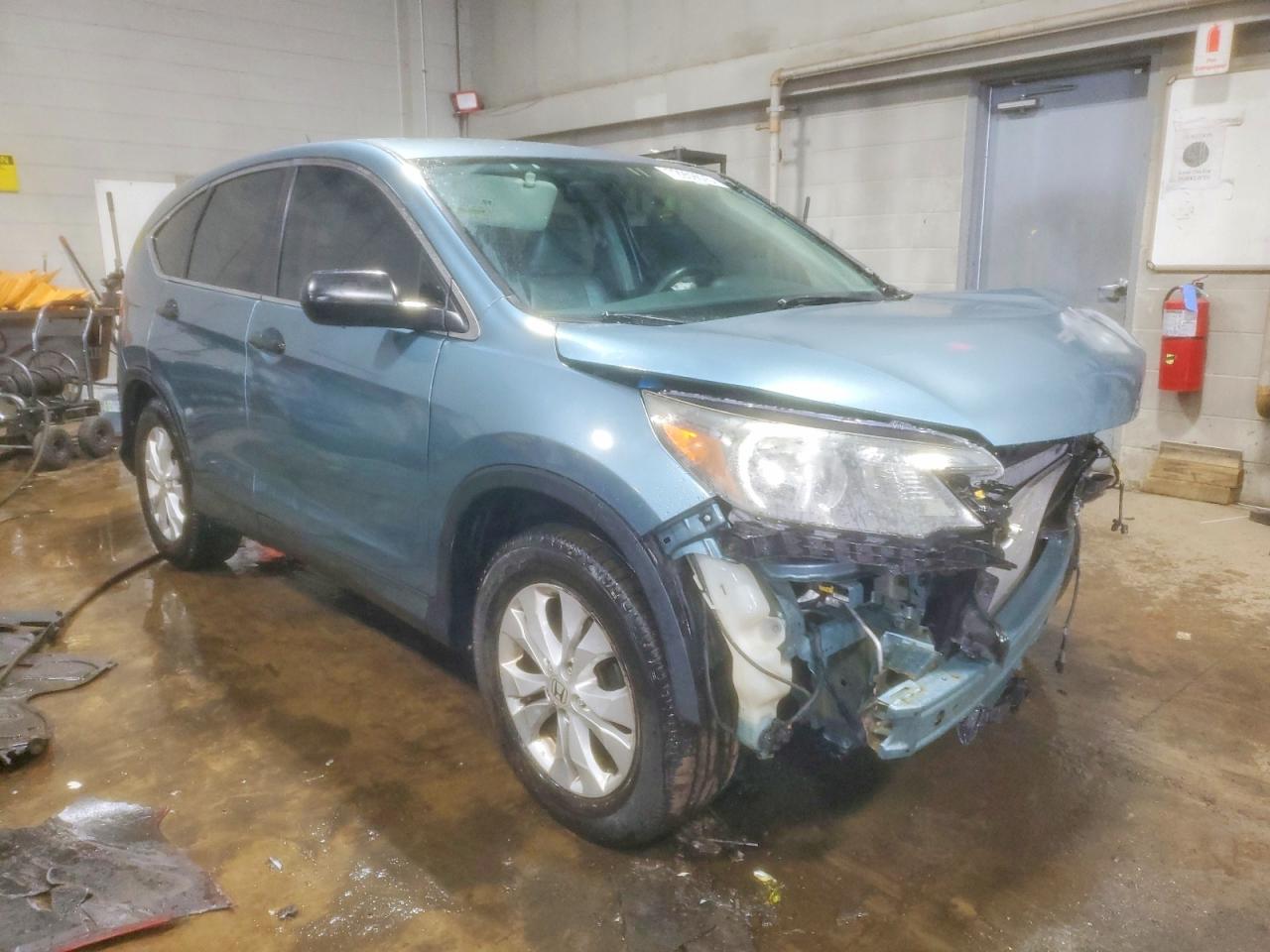 2014 HONDA CR-V LX photo 4