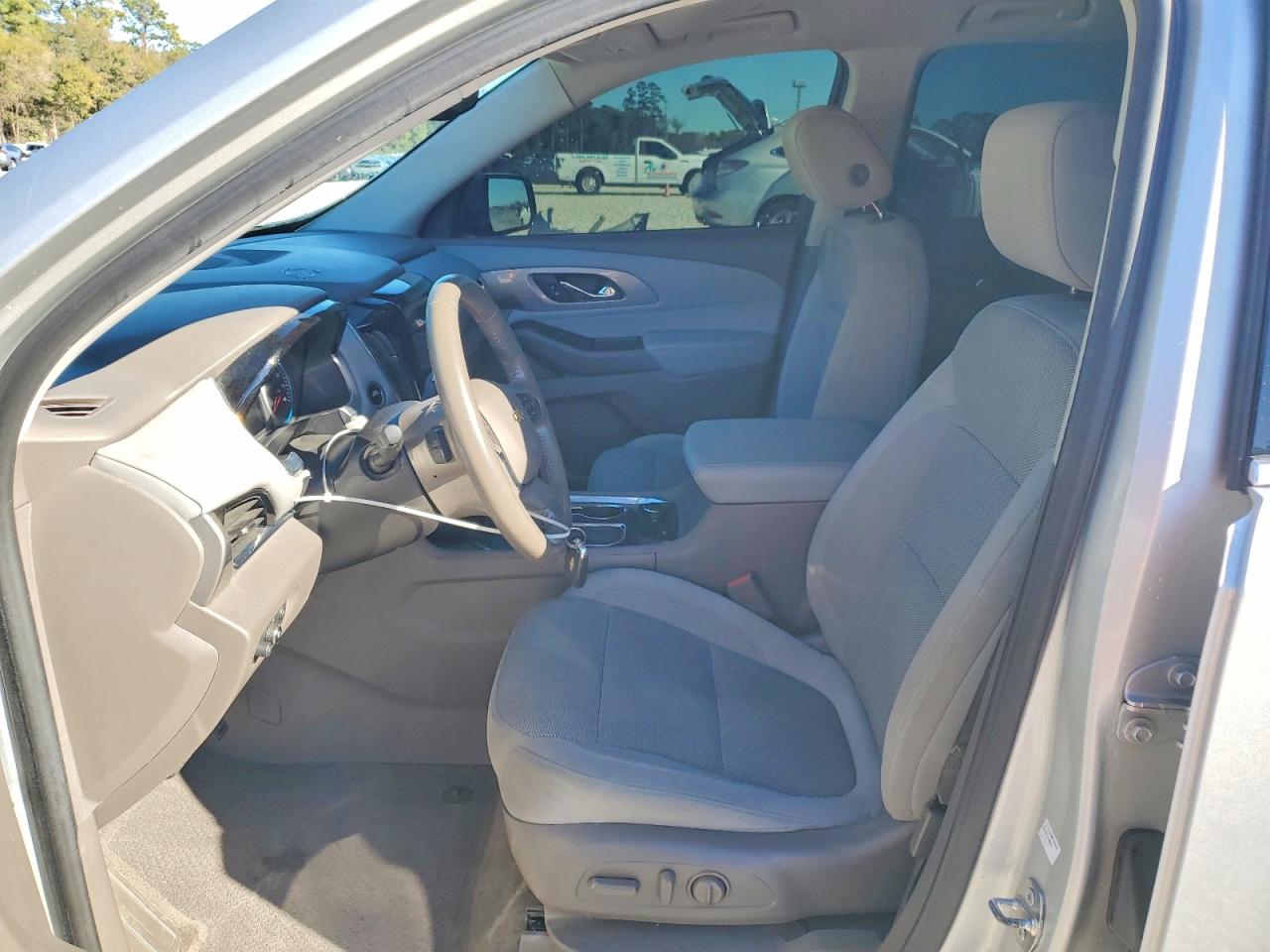 2019 CHEVROLET TRAVERSE LT photo 13