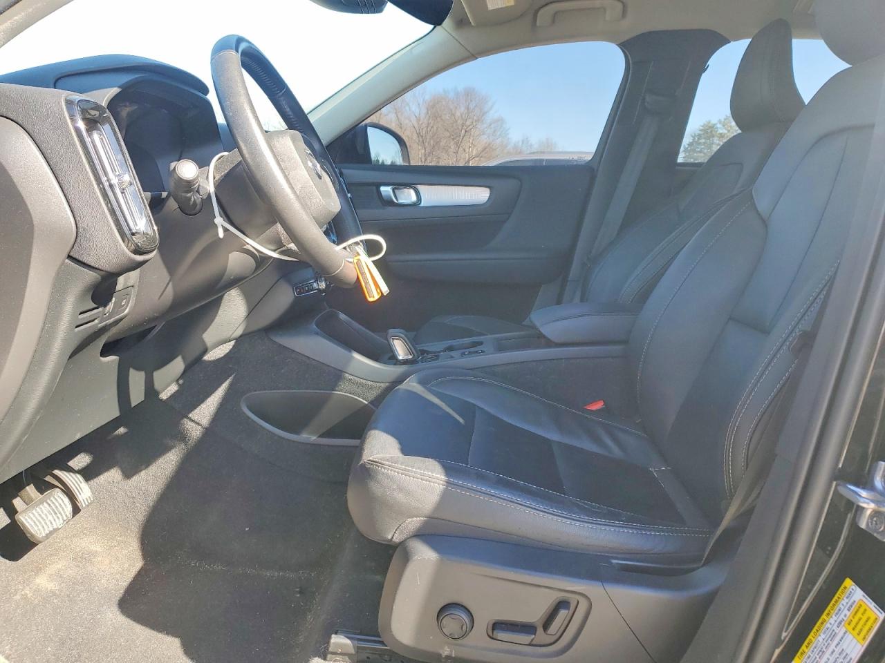 2021 VOLVO XC40 T5 MOMENTUM photo 13