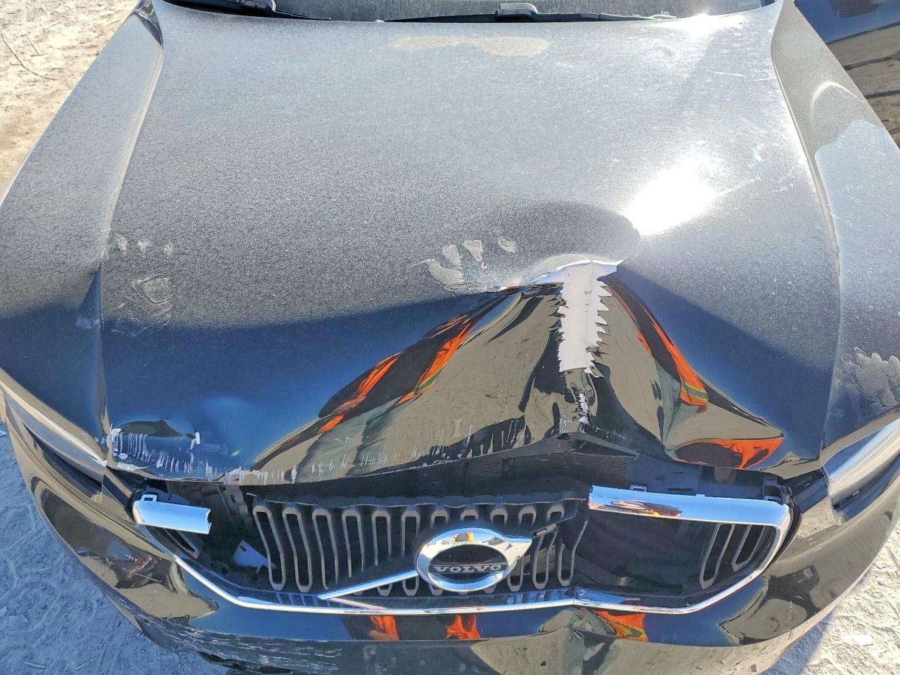 2021 VOLVO XC40 T5 MOMENTUM photo 23