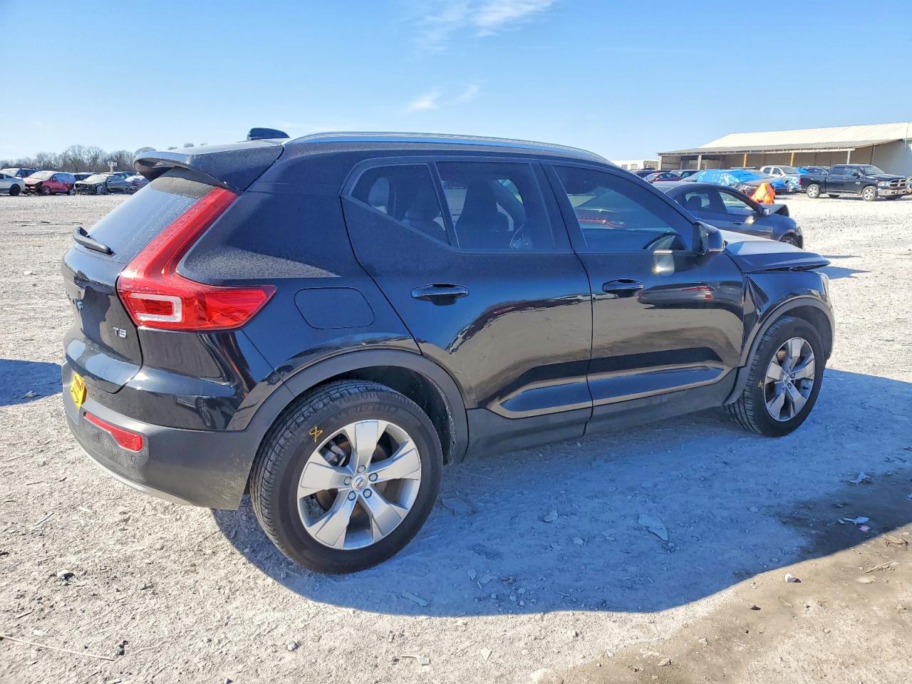 2021 VOLVO XC40 T5 MOMENTUM photo 5