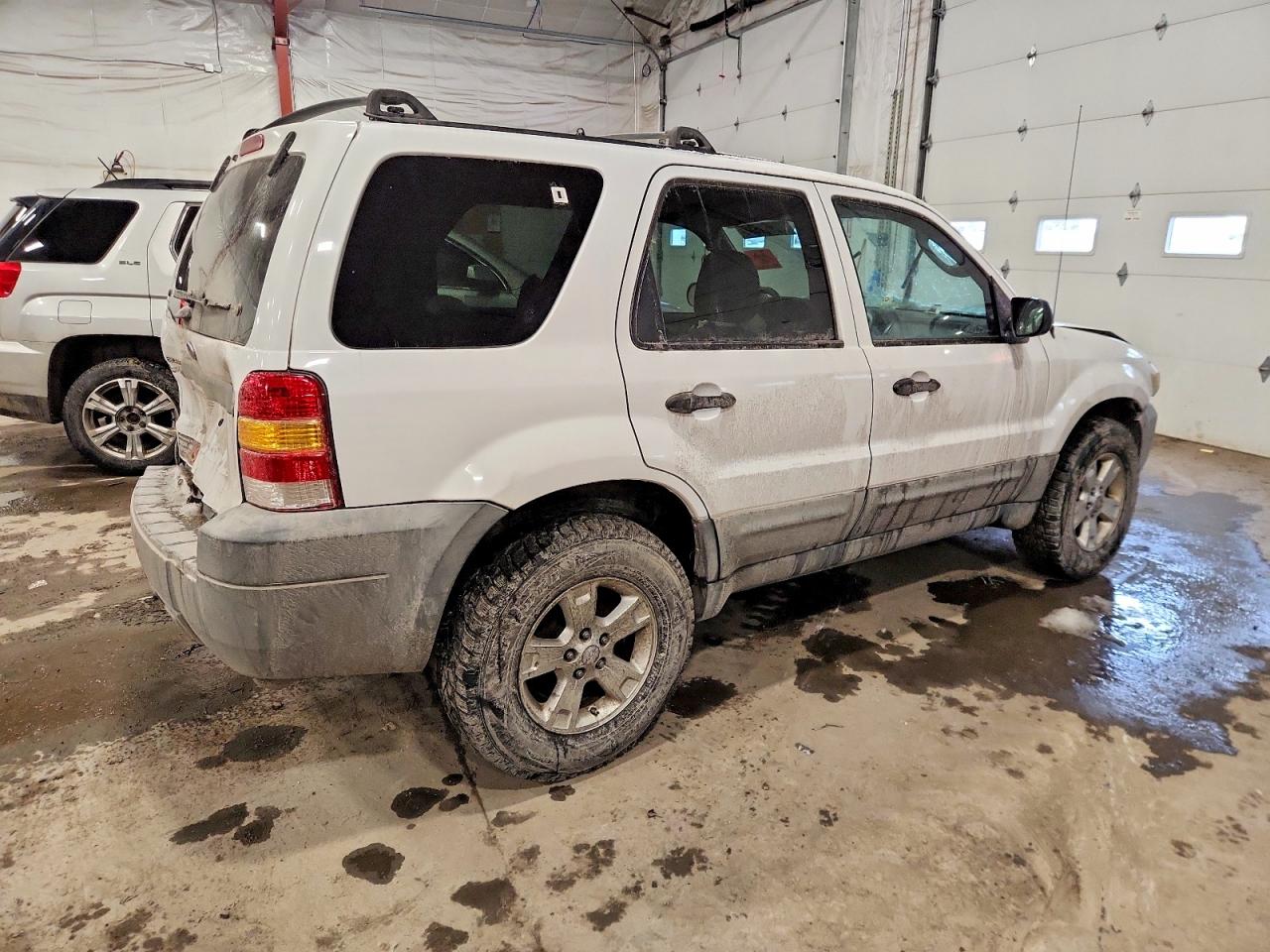 2005 FORD ESCAPE XLT photo 5