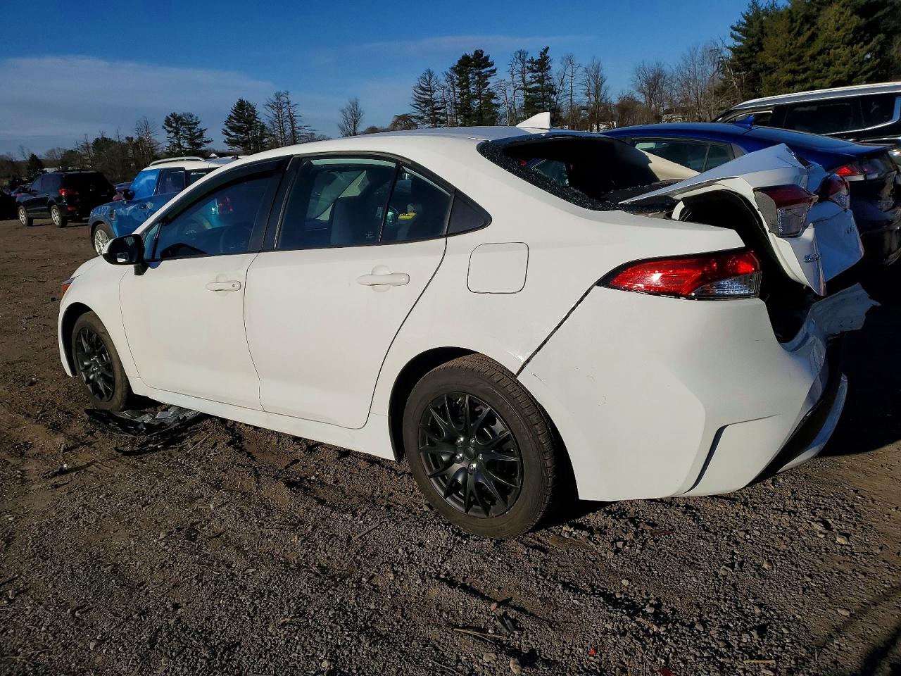 2021 TOYOTA COROLLA LE photo 2