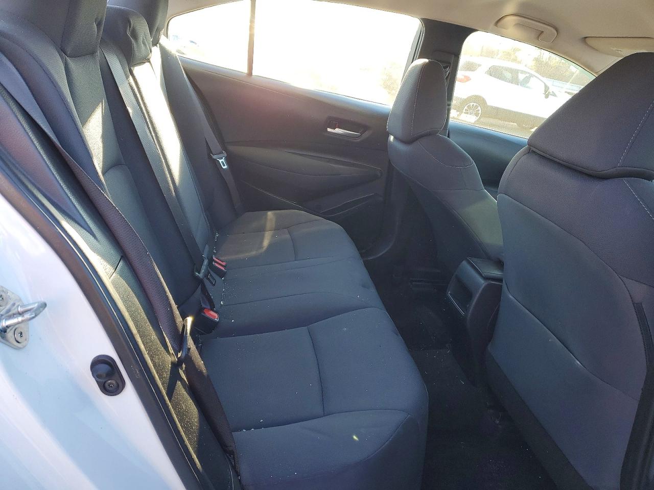 2021 TOYOTA COROLLA LE photo 10