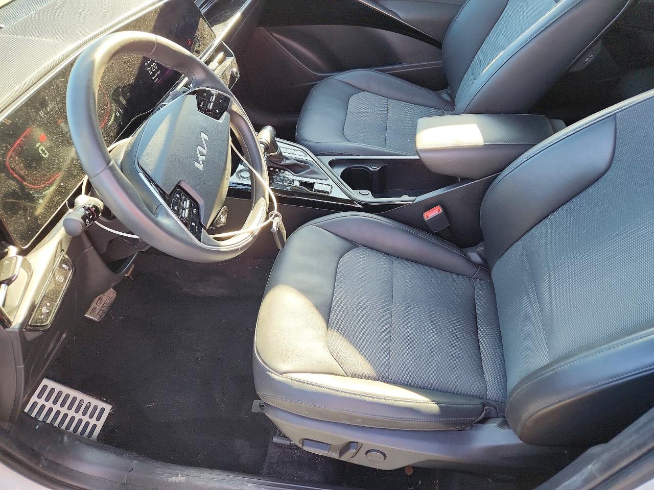 2023 KIA NIRO EX photo 7