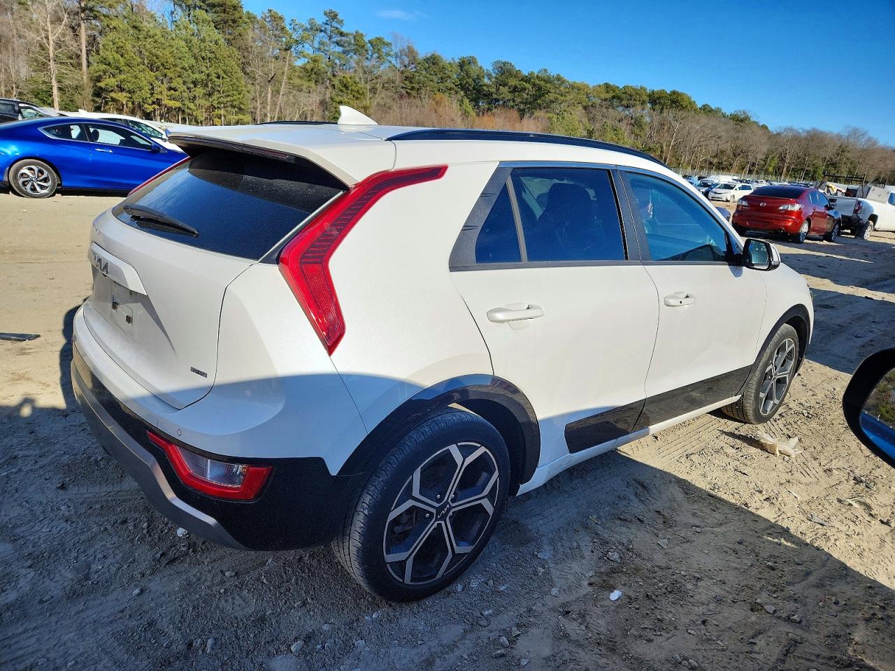 2023 KIA NIRO EX photo 3