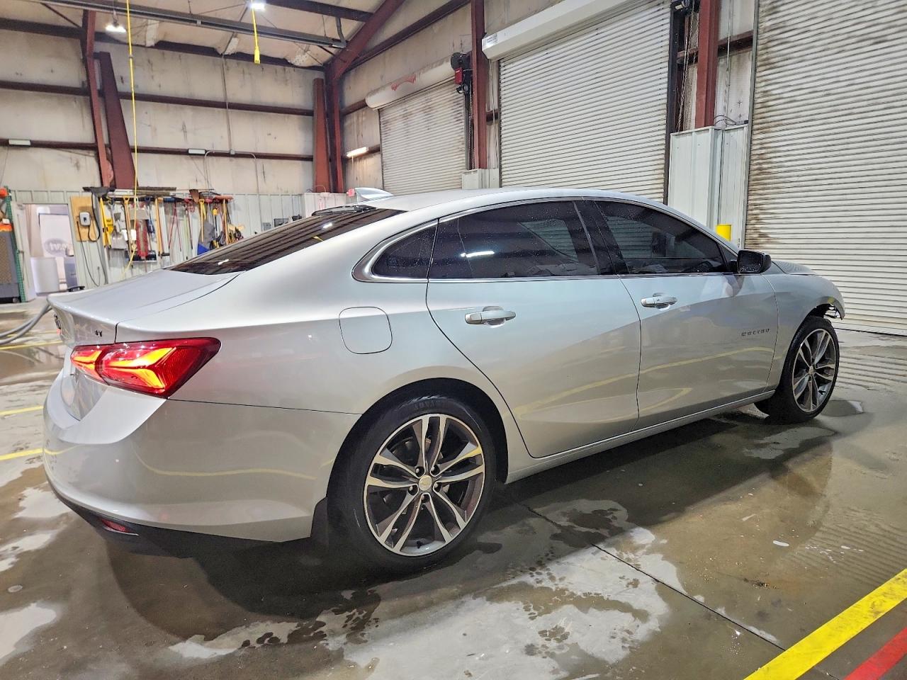 2022 CHEVROLET MALIBU LT photo 3
