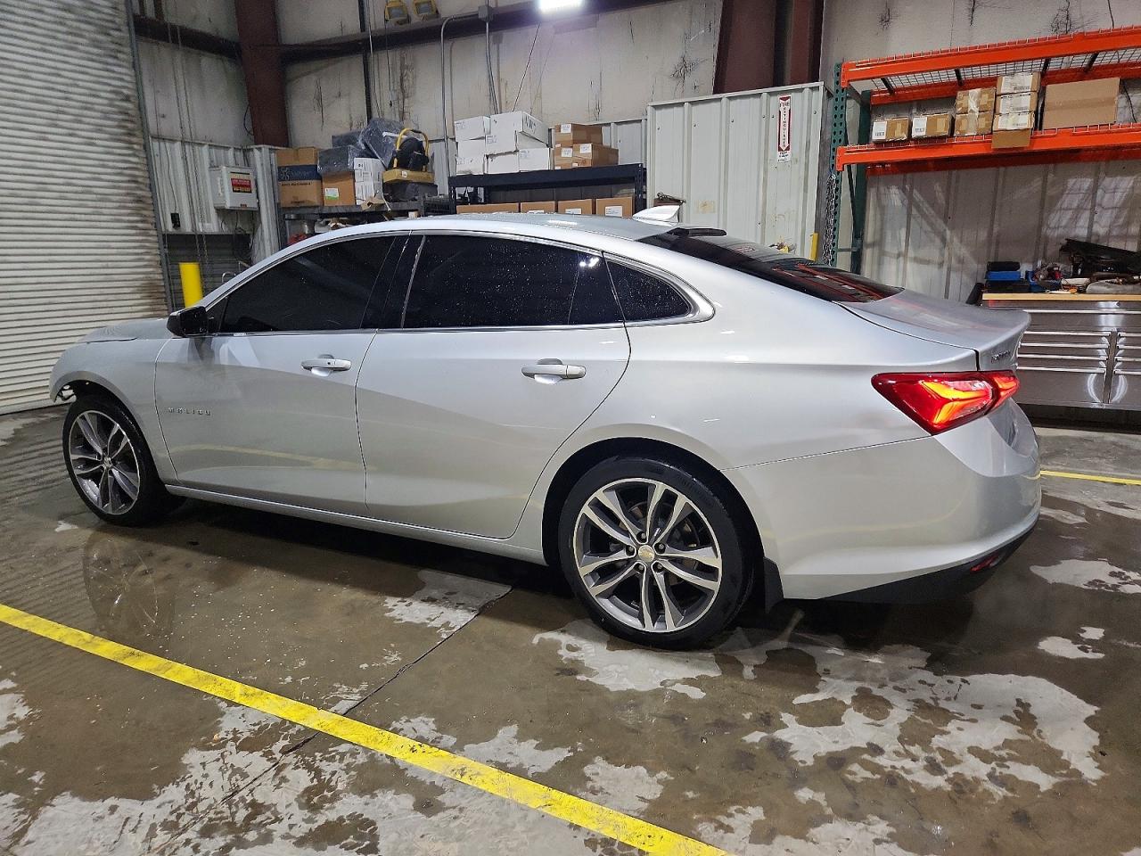 2022 CHEVROLET MALIBU LT photo 2